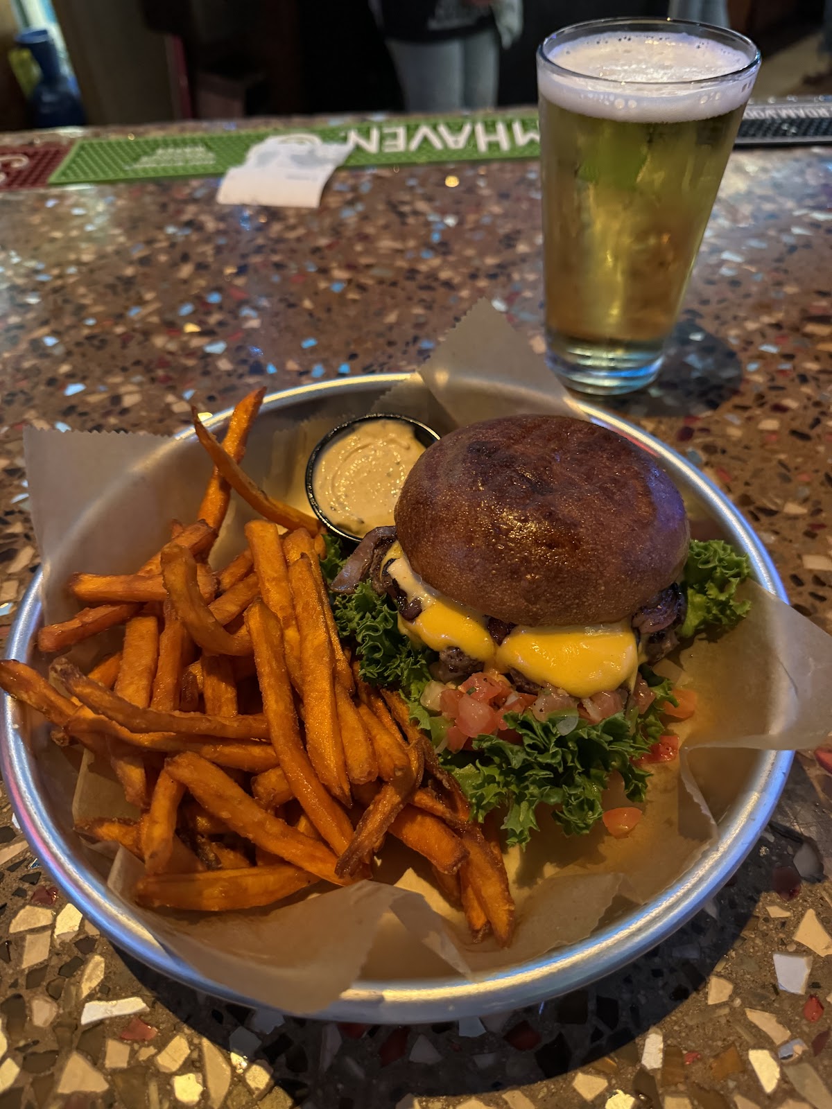 Deuce Pub & Pit - Photo 3