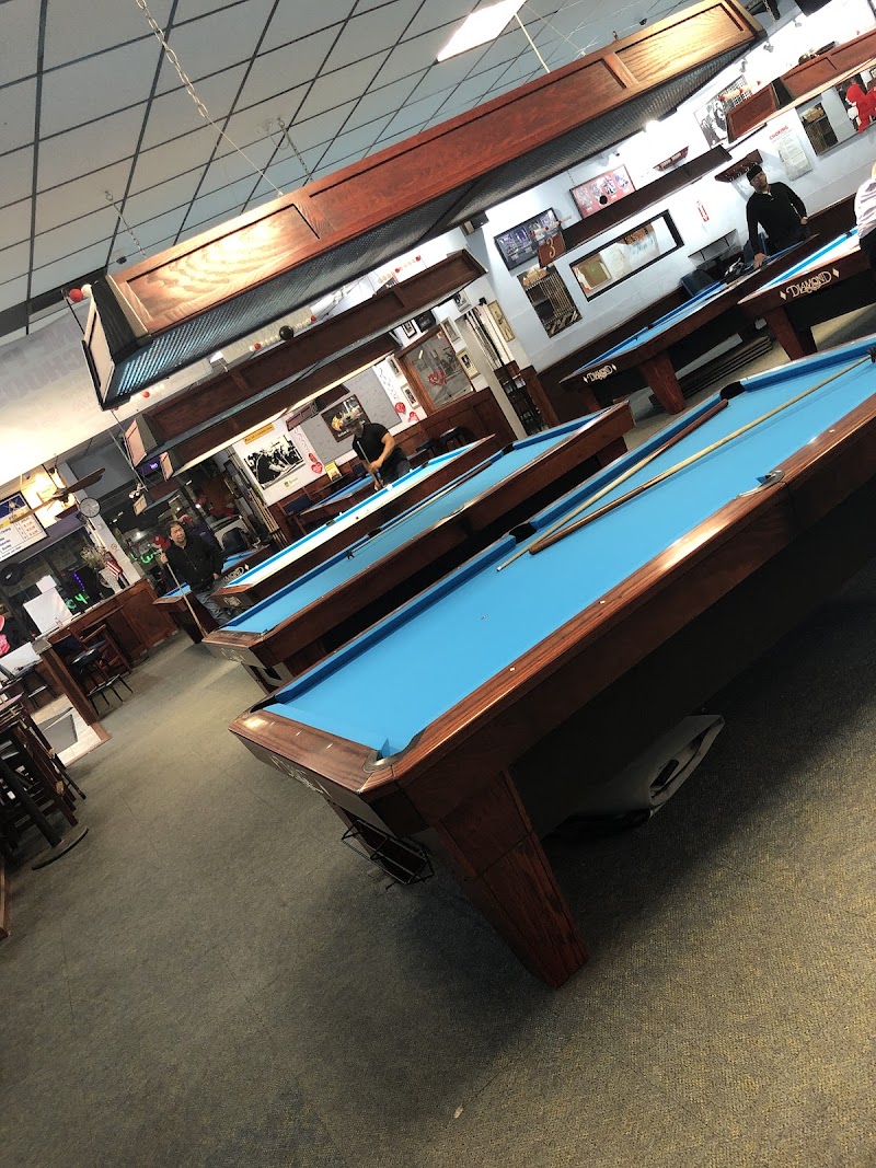 Gotham City Billiards Club - Photo 4