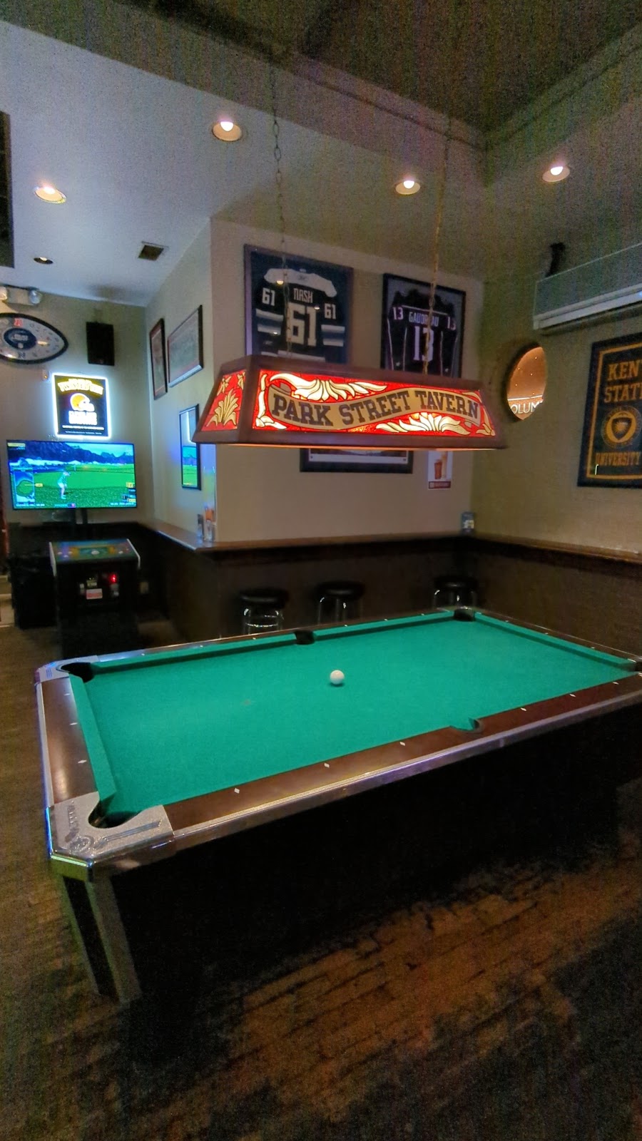 Park Street Tavern - Photo 2