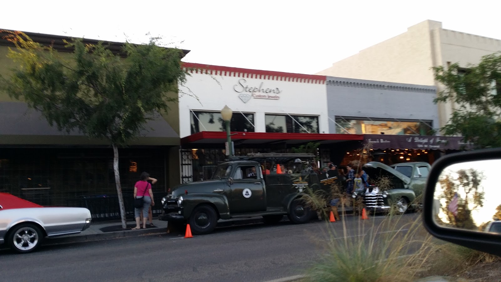 Pounders Sports Pub - Photo 3