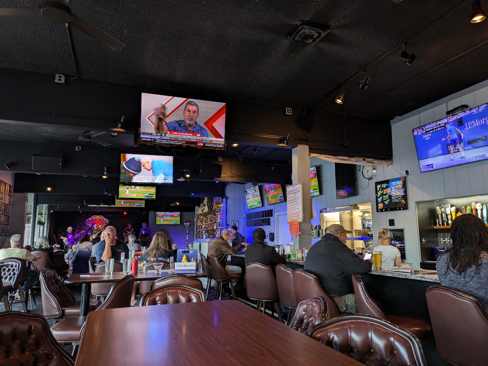 Madison Avenue Pub - Photo 1