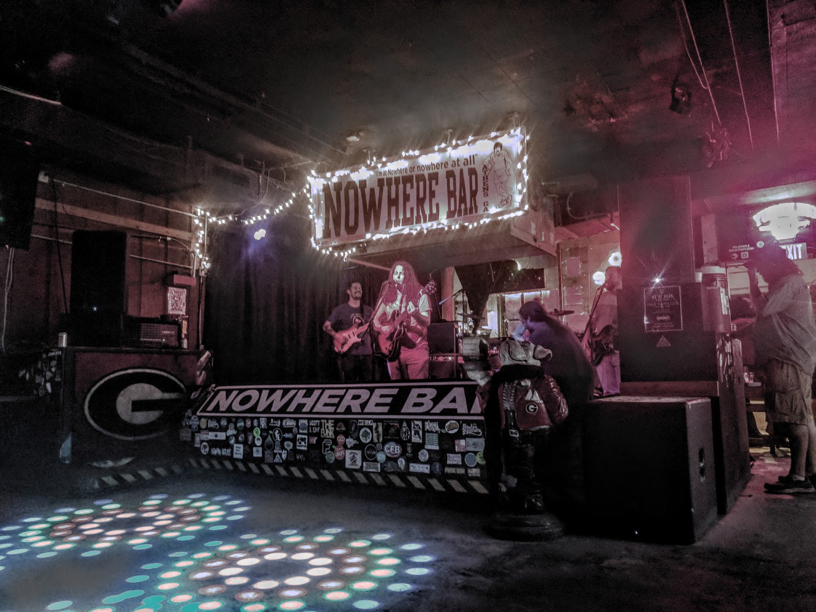 Nowhere Bar - Photo 2