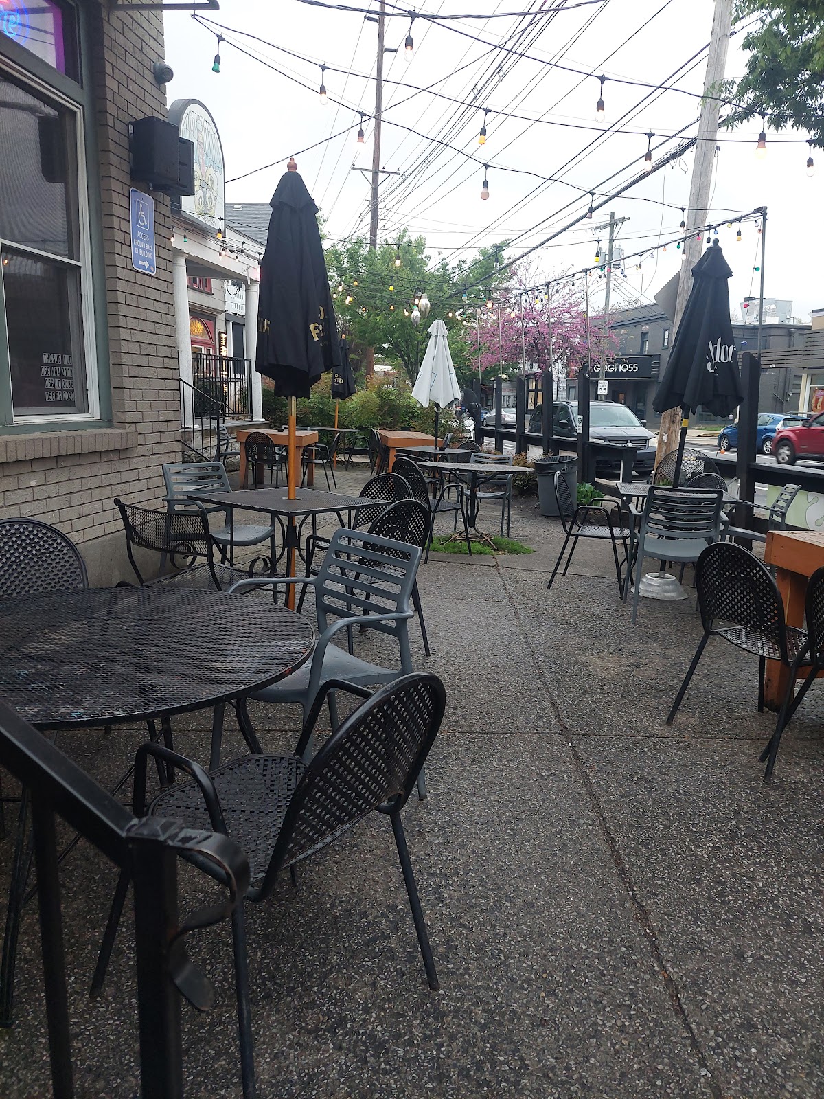 Highlands Tap Room Grill - Photo 6