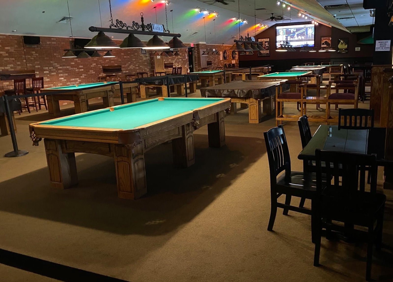 Maxamillians Billiards - Photo 10