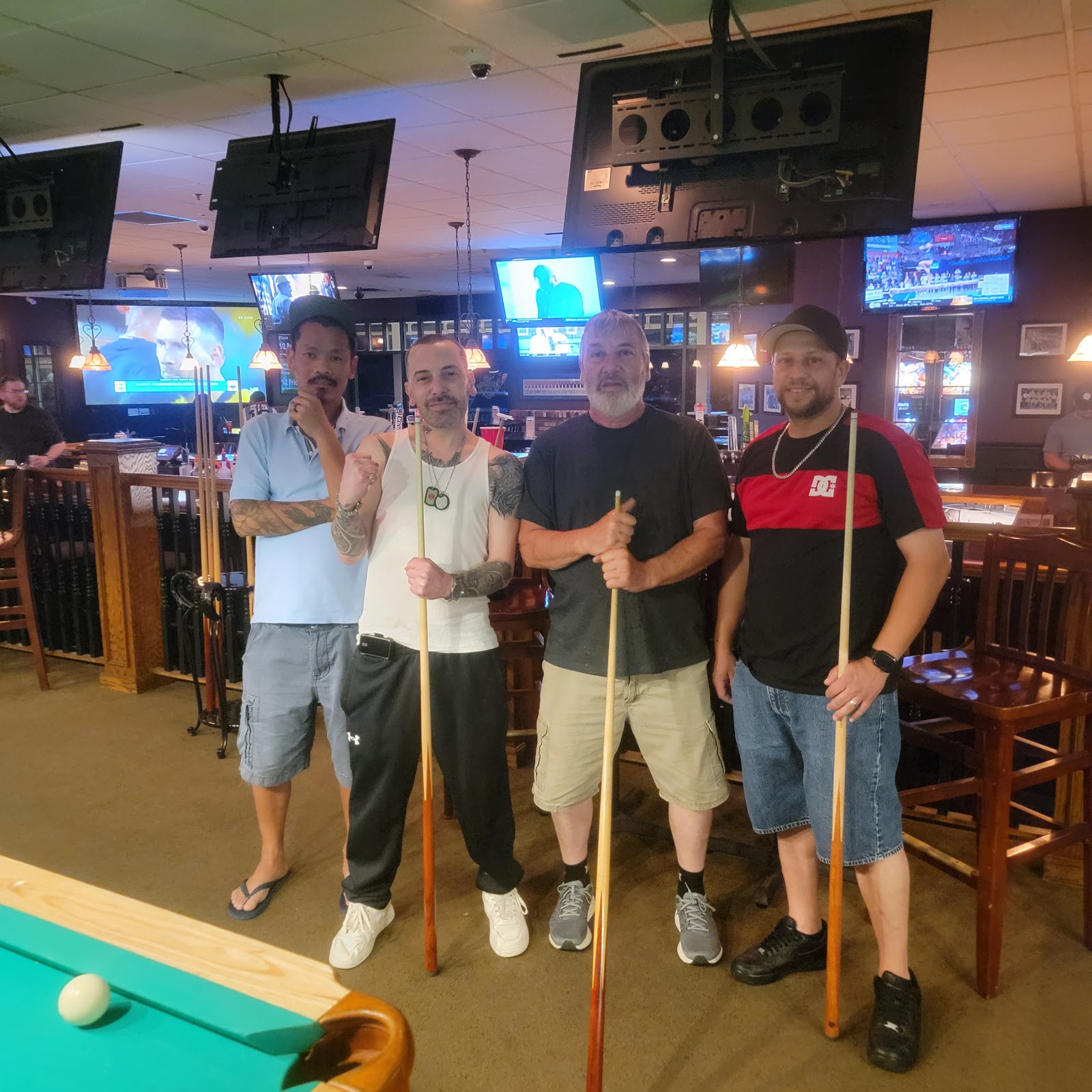 Maxamillians Billiards - Photo 6