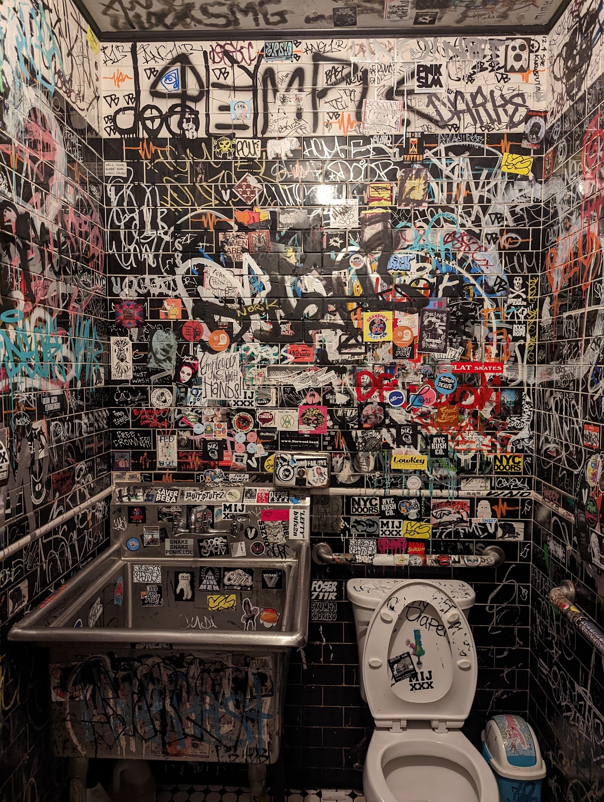 The Cobra Club - Photo 2