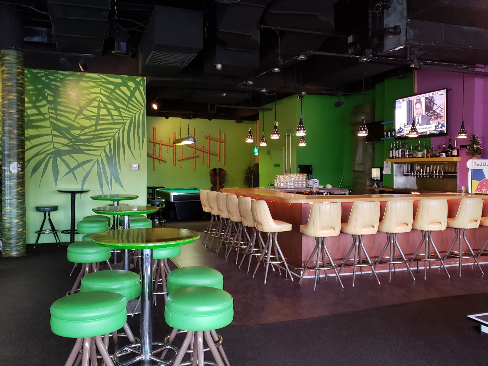 Continental Bar & Billiards - Photo 3