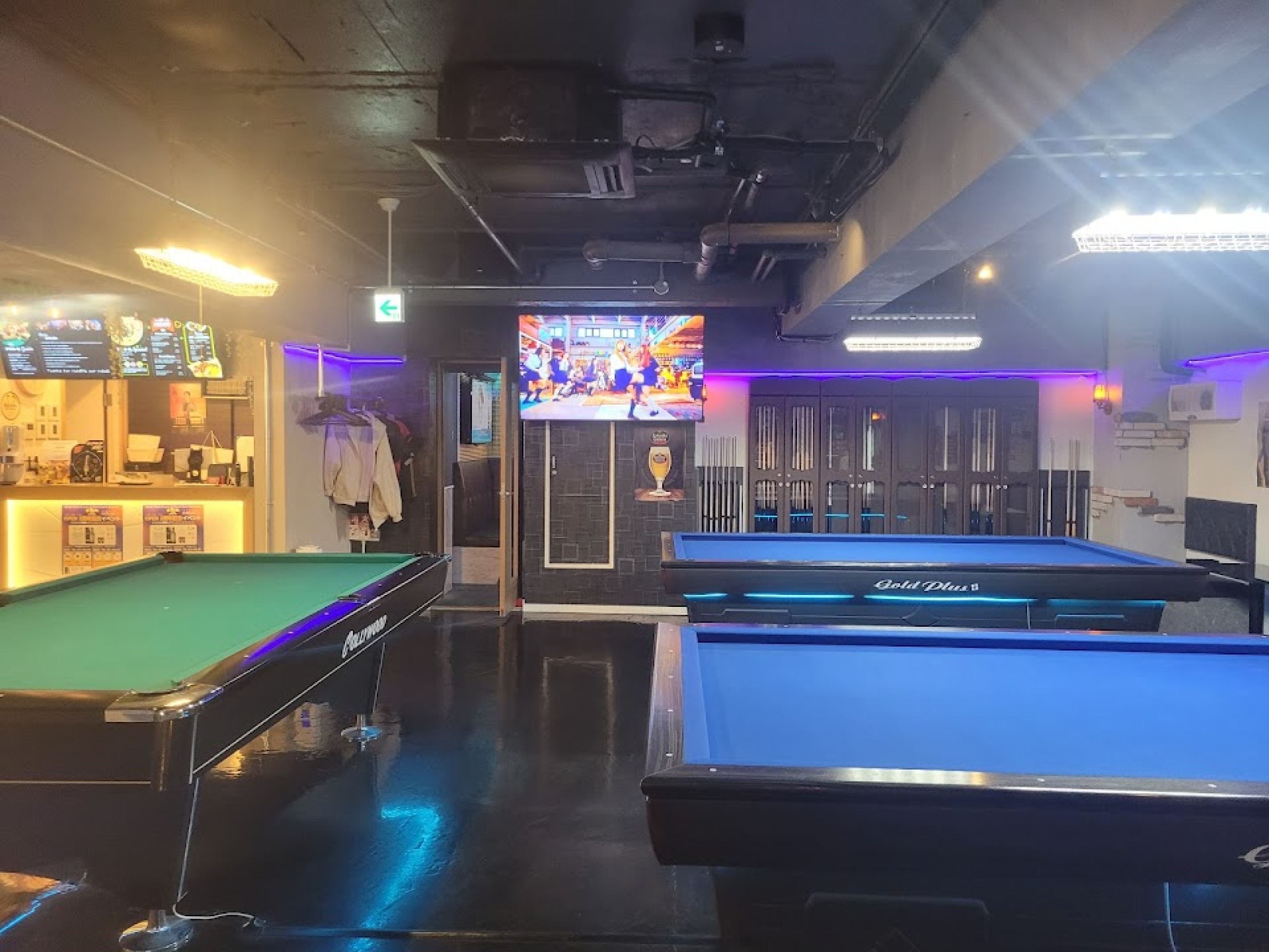 PUB Q Billiard Darts Bar | Play pool in Shinjuku City, Tokyo